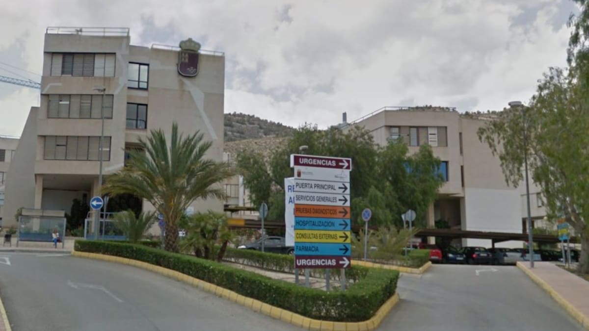 Más de 22.000 personas permanecen en lista de espera en el Área III de Lorca, según denuncia el PSOE