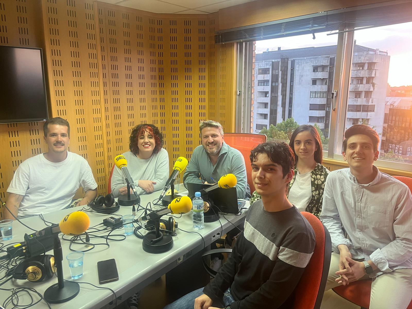 Cinco jóvenes extremeños en la mesa de Hora 25.