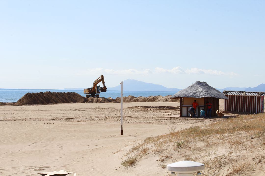 Trabajos de transvase de arena de Xeraco