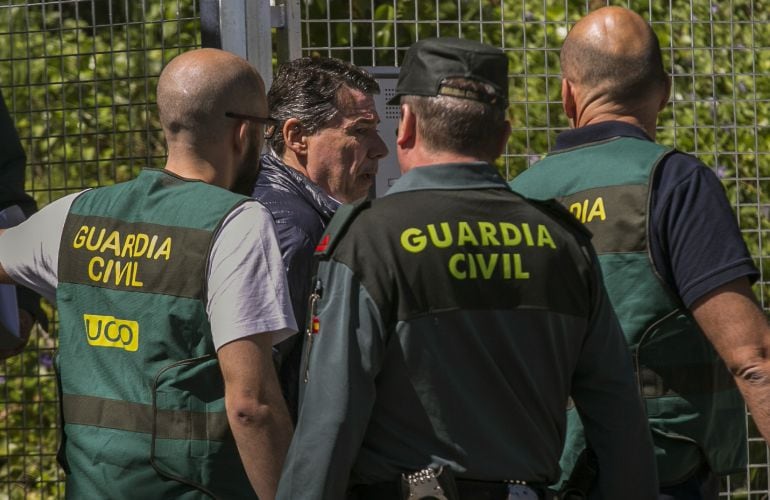 El expresidente de la Comunidad de Madrid Ignacio González es trasladado desde la Comandancia General de la Guardia Civil en Tres Cantos (Madrid) a la Audiencia Nacional para prestar declaración ante el juez Eloy Velasco en la operación Lezo que investiga