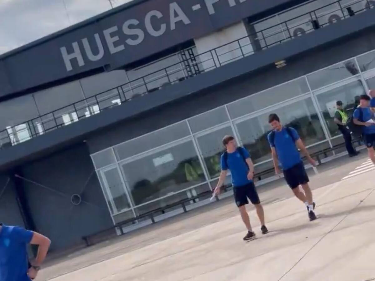 El fútbol vuelve a dar vida al aeropuerto Huesca-Pirineos