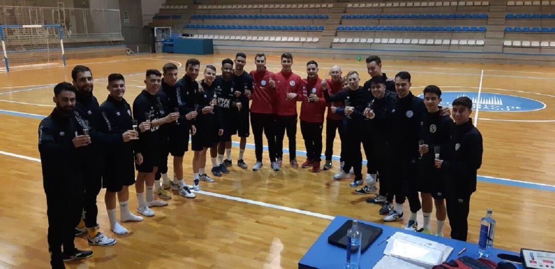 La plantilla del Santiago Futsal retomó el trabajo con ánimos renovados