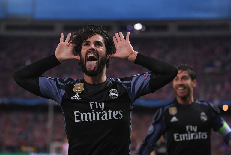 Isco celebra su gol en el Calderón