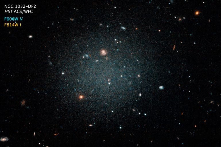 La galaxia NGC 1052–DF2