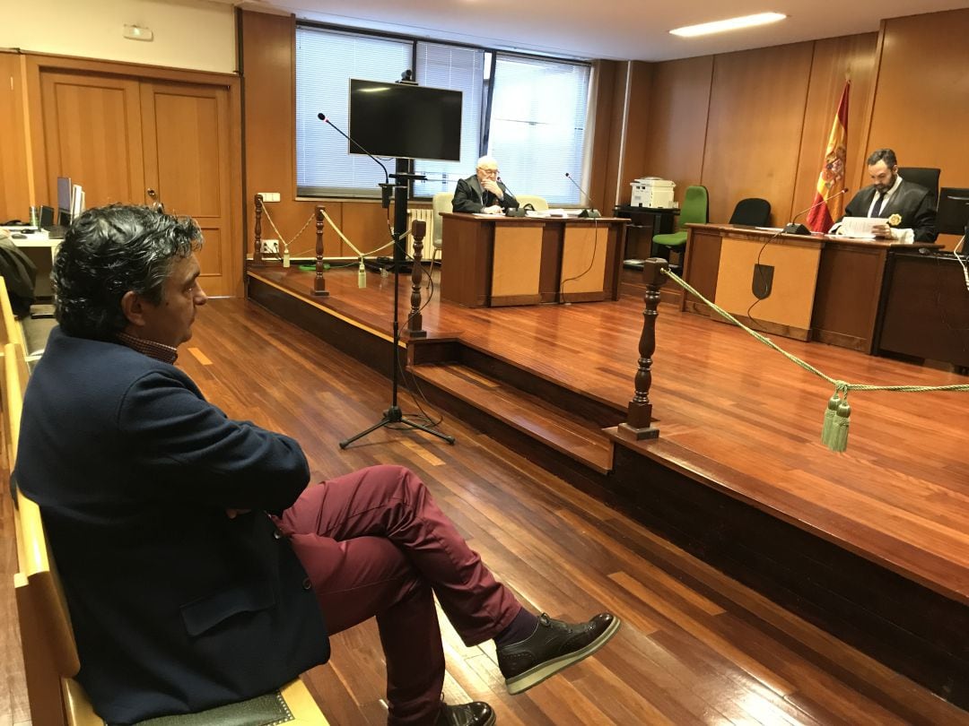 El alcalde en el juzgado de lo Penal de Ponferrada