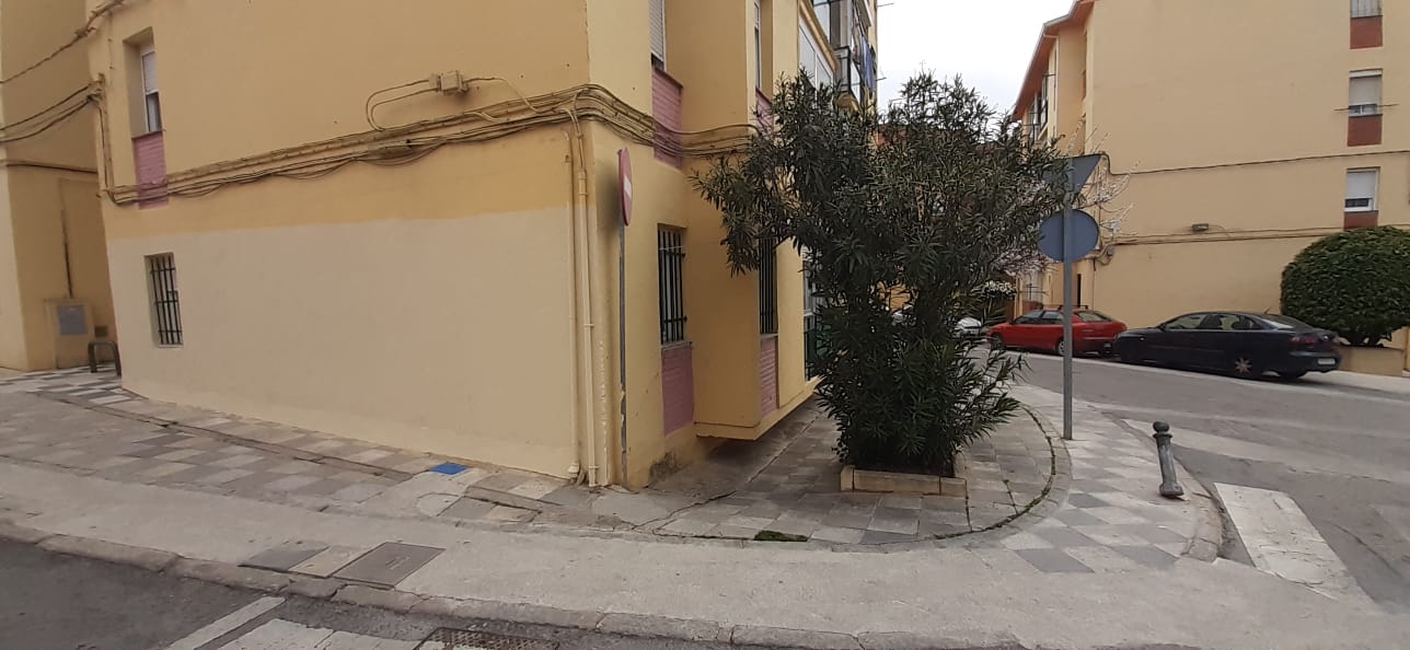 Vivienda en el barrio de La Paz de Cuenca donde se podría construir la rampa a través del balcón de baja altura.