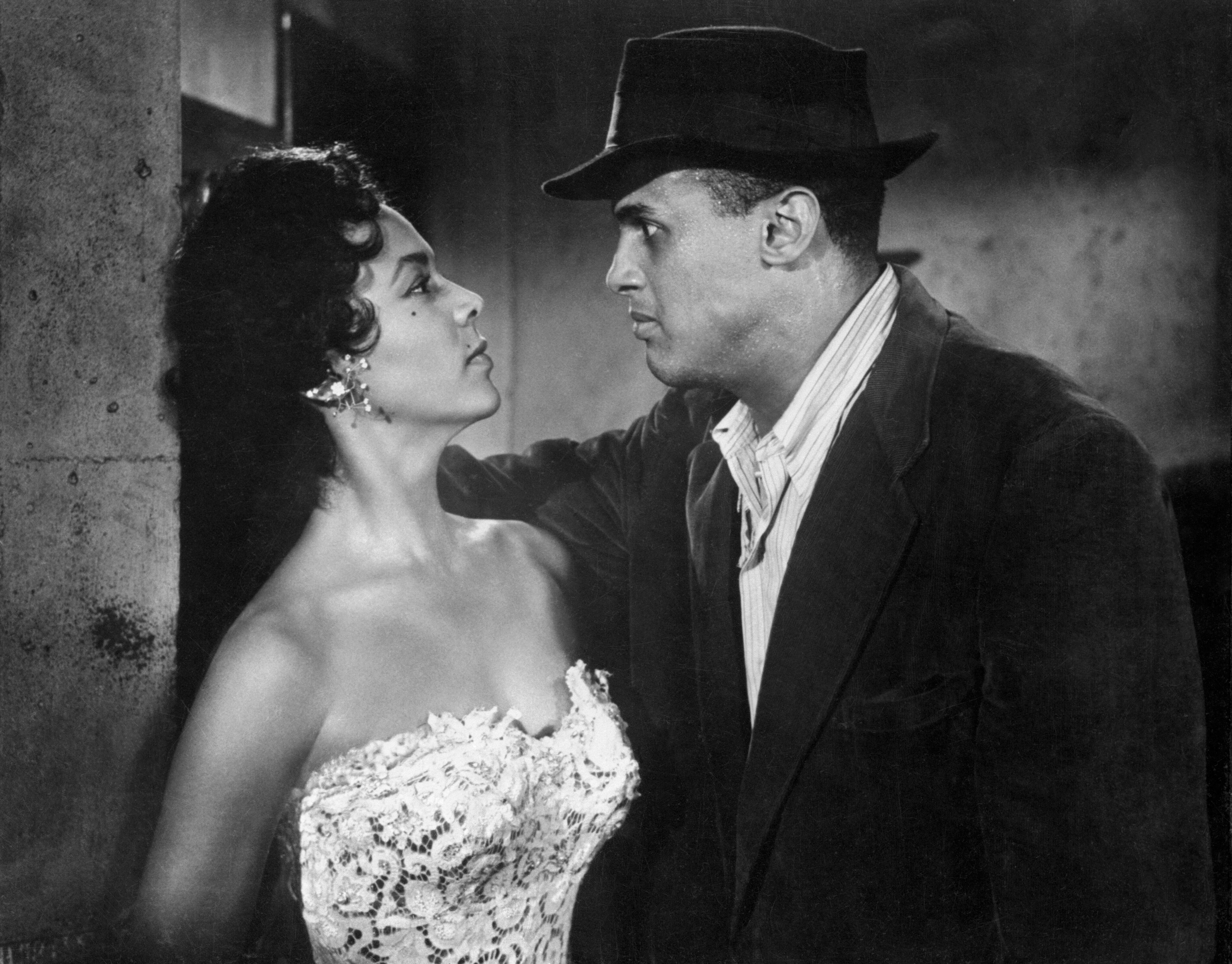 Dorothy Dandridge y Harry Belafonte en el rodaje de &#039;Carmen Jones&#039;.