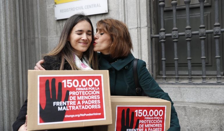 Recupera en Chile a los hijos entregados por la justicia española a su maltratador