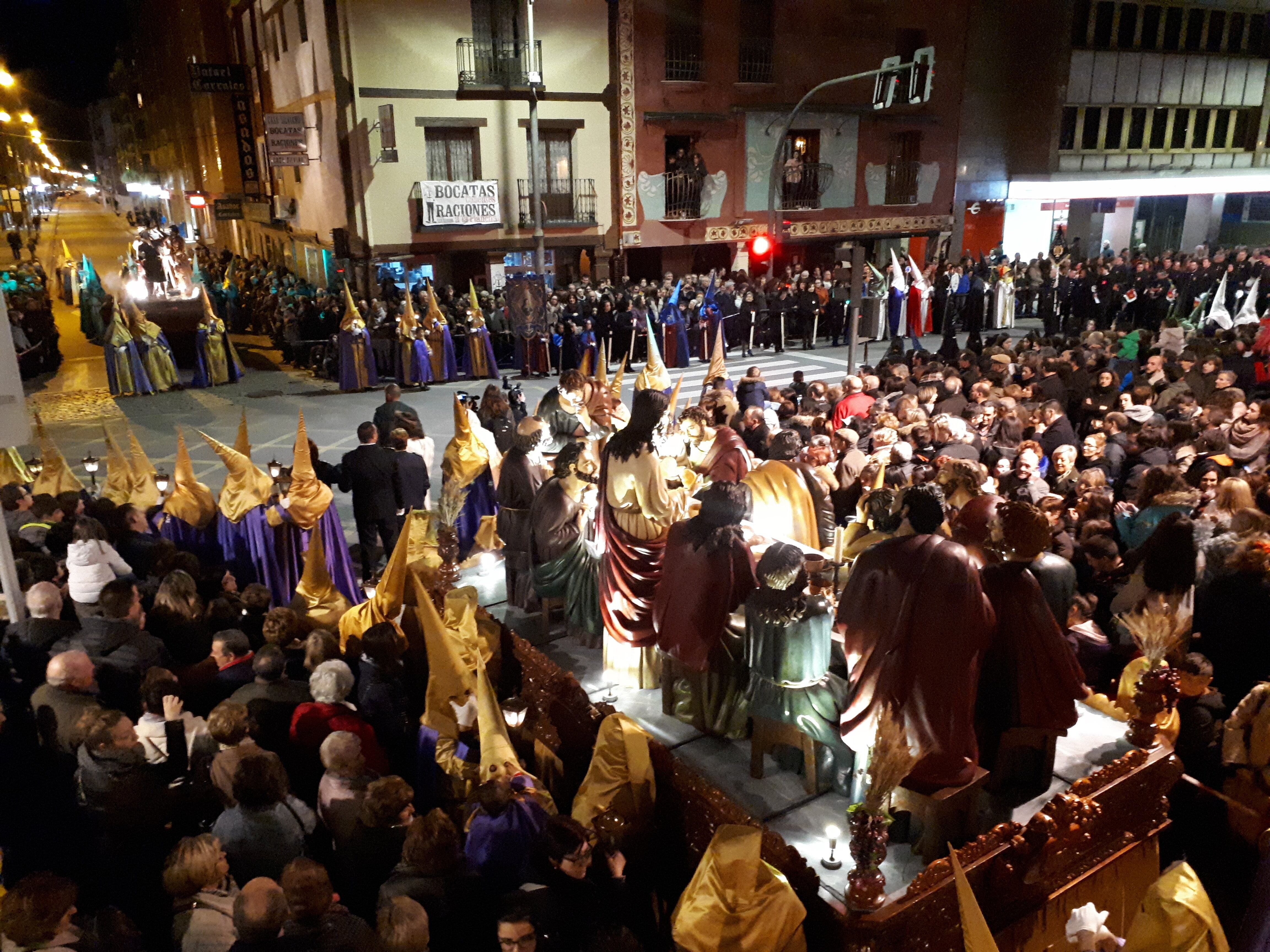 Paso de la Santa Cena de la Hermandad Jesús camino del Calvario de Aranda en la procesión del Encuentro 2018