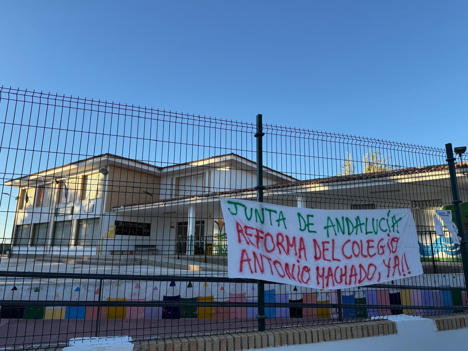 La Plataforma en Defensa del Colegio Antonio Machado de Peal de Becerro, se une a la comarcal en Defensa de la Sanidad y la Educación