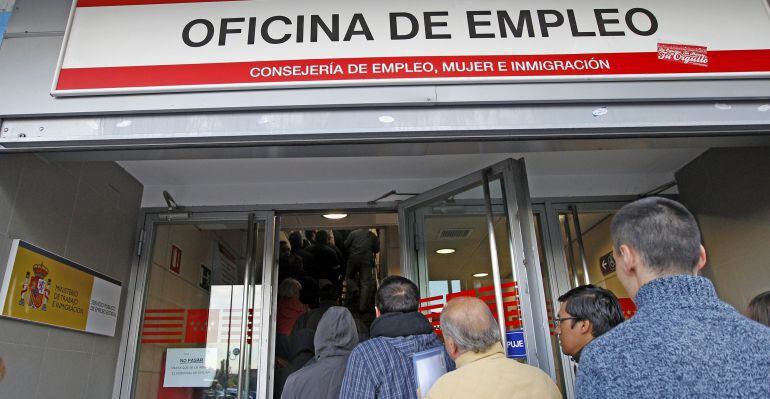 Aumenta el número de parados en agosto