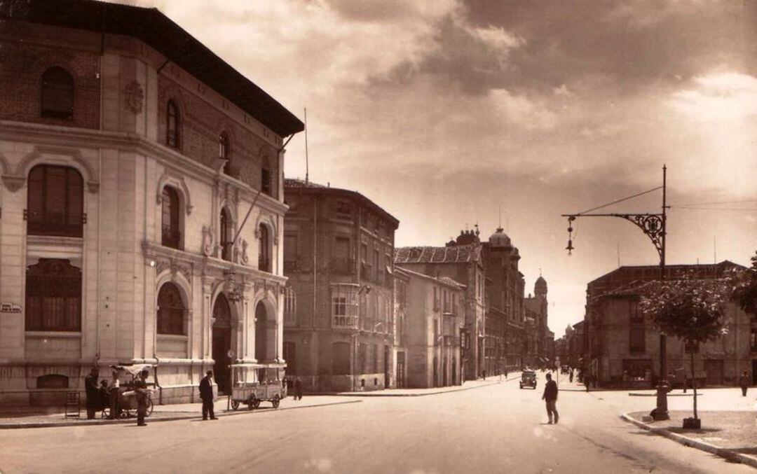 Palencia busca distinguir sus edificios, locales y comercios históricos