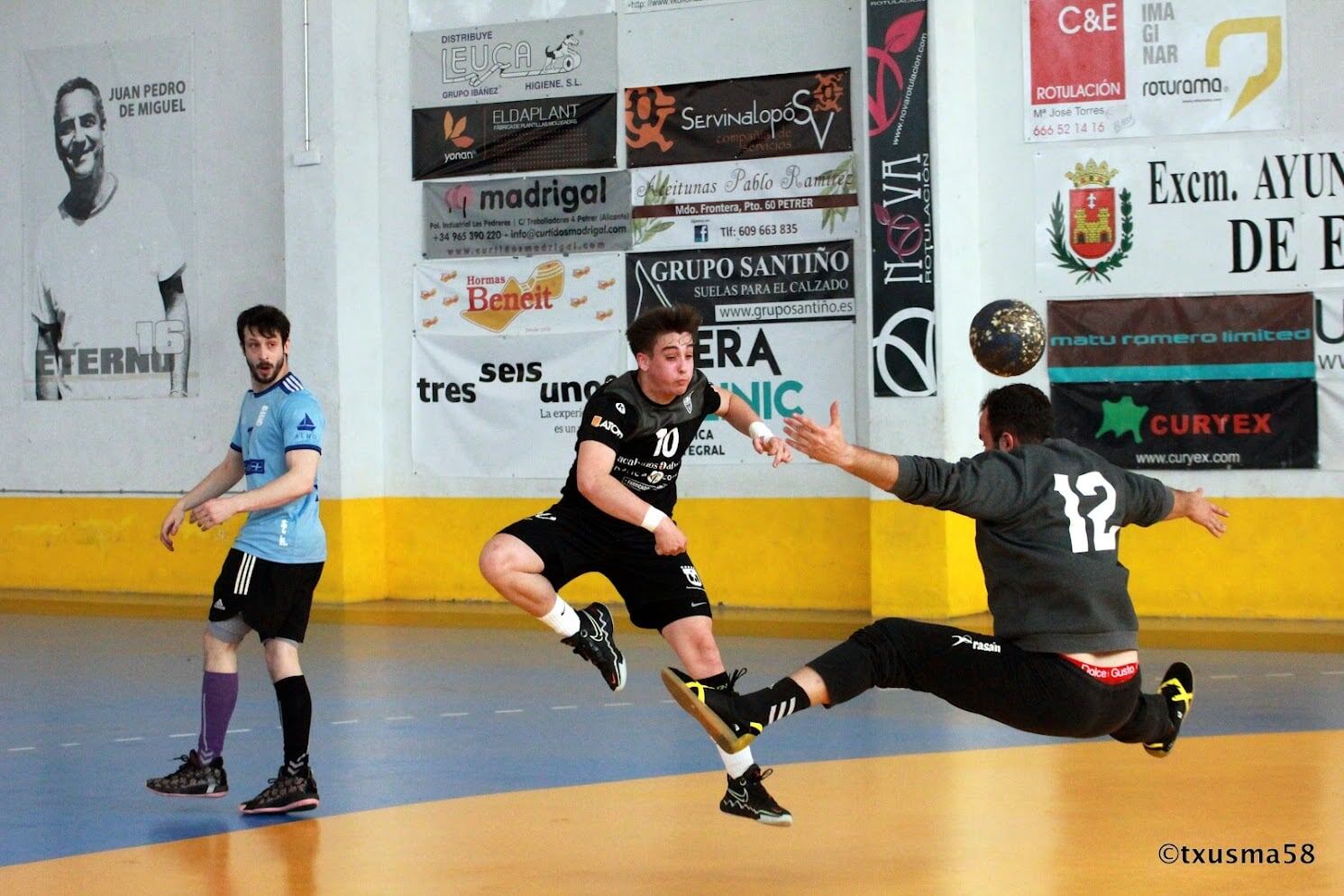 El Bm. Elda - C.E.E. se despide de su afición con la permanencia asegurada