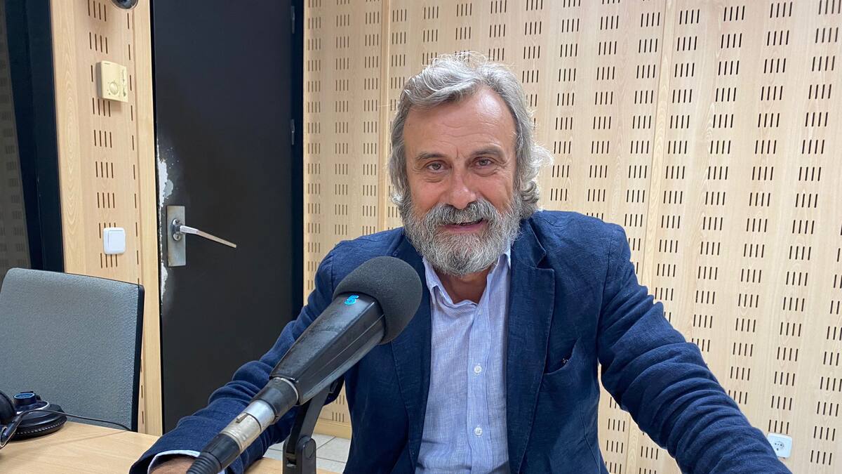 'Conversamos con' Miguel Lázaro