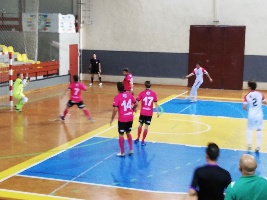 Gran derbi disputado en los Remedios, entre Sala Ourense y Tres Cuñados del Barco de Valdeorras.Partido correspondiente a la Copa Galicia,en sus octavos de final.