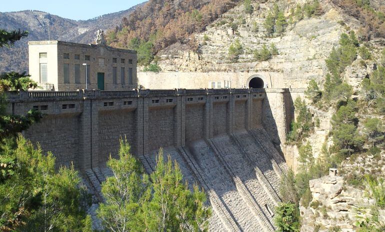 Los saltos de agua son una de las principales fuentes de energía hidroeléctrica en países como España. 