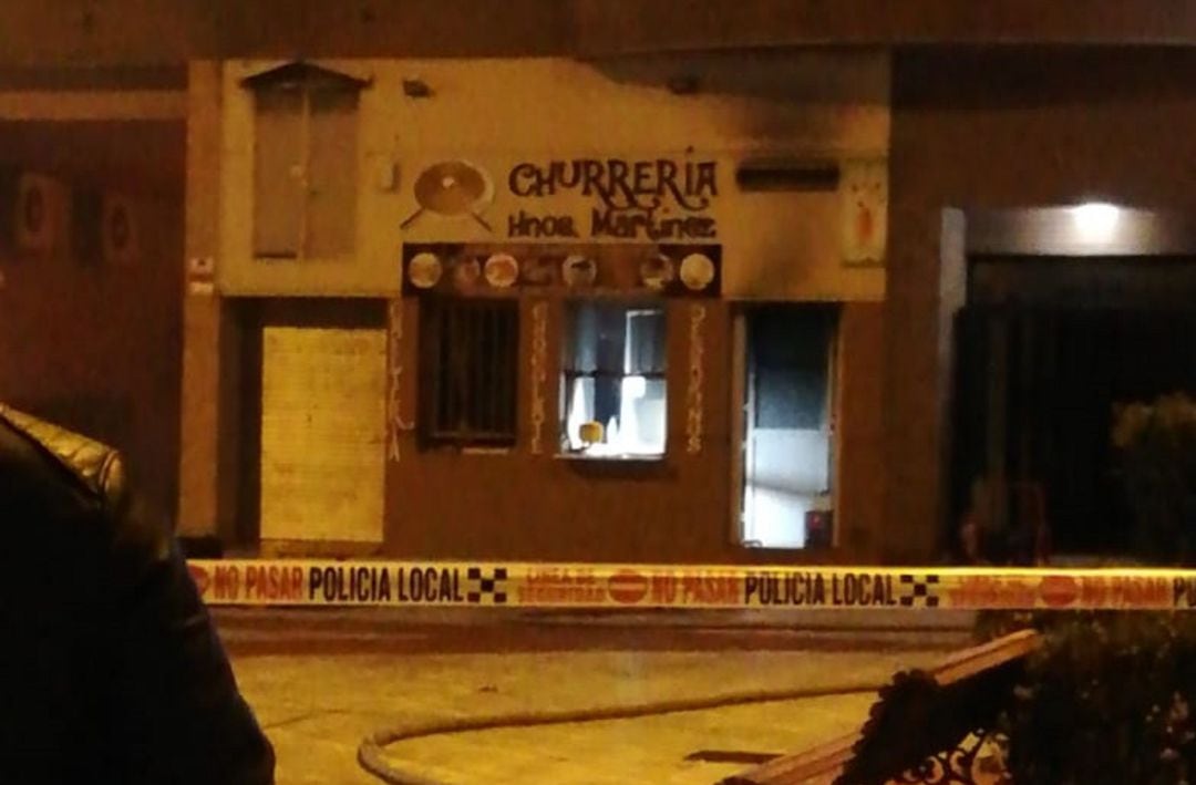 El incendio se ha originado en una churrería de Villa Luz