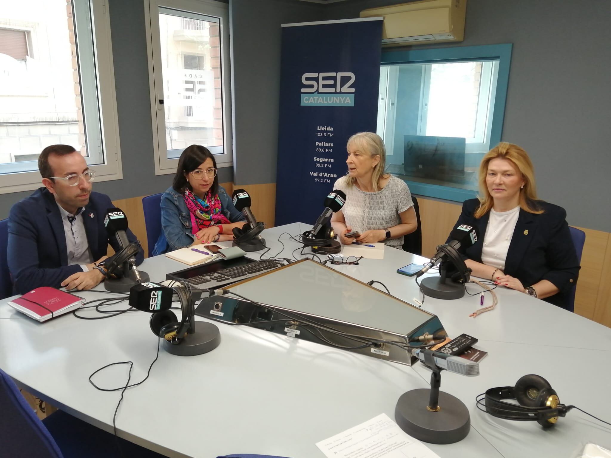 Xavier Palau, Jordina Freixanet, Neus Caufapé i Begoña Iglesias, durant la tertúlia de regidors de l&#039;Aquí Lleida d&#039;aquest dilluns, 15 d&#039;abril.