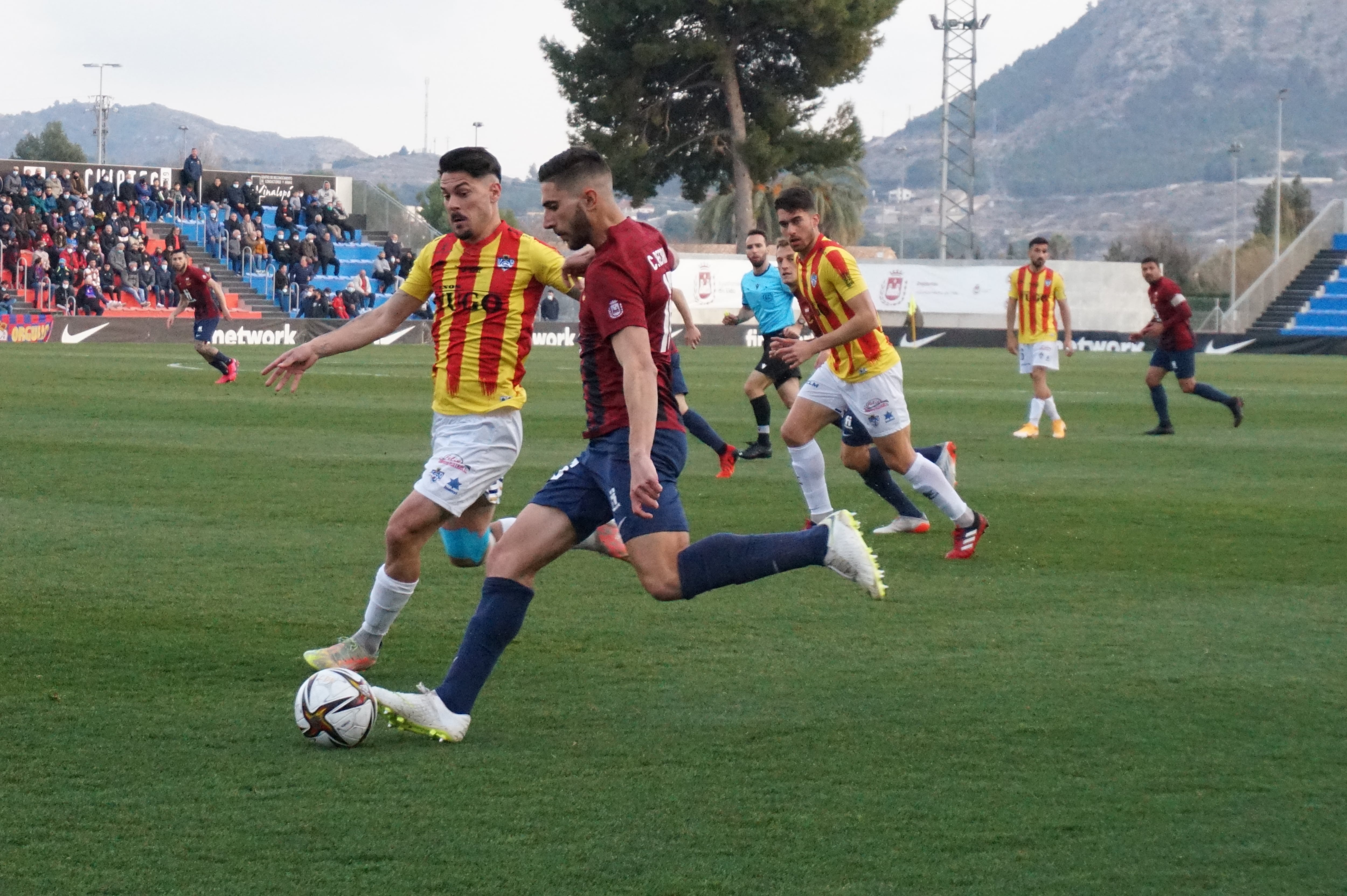 El Eldense desperdició una buena ocasión para asentarse en la clasificación