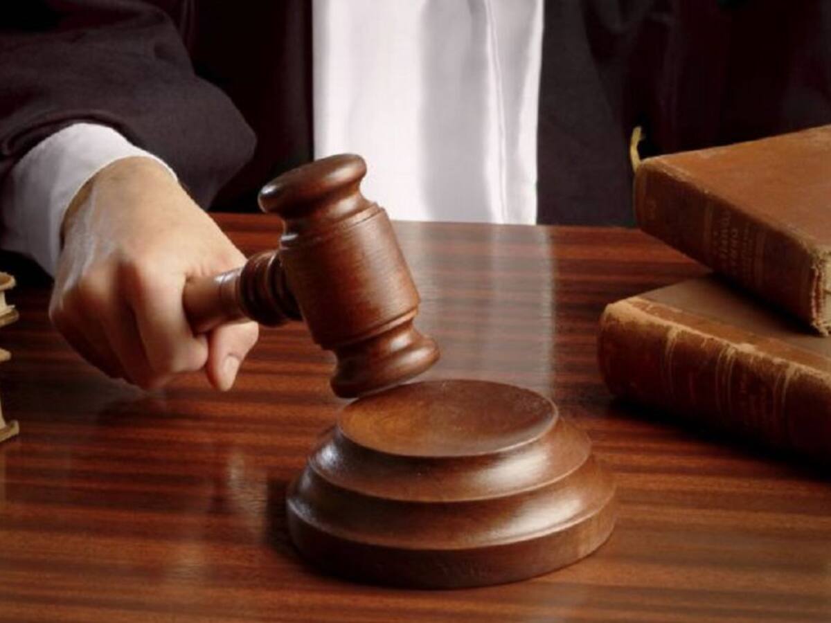 Asume dos años de cárcel por grabar a las empleadas en el baño