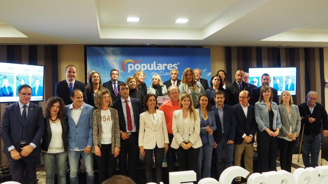 La candidatura de Luz Moya junto a la secretaria regional del PP, Carolina Agudo, y el presdiente provincial, Benjamín Prieto