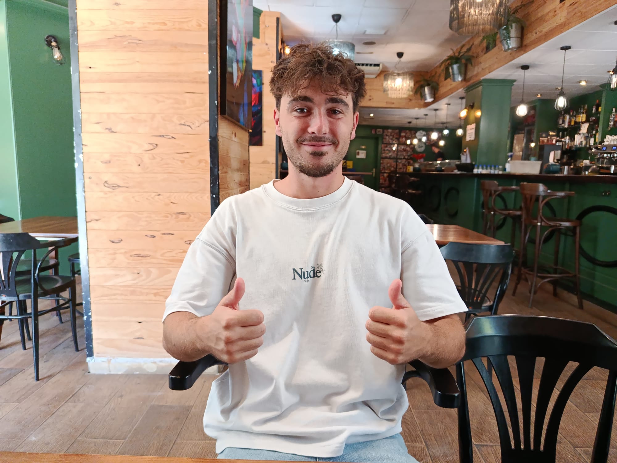 Izan Llinares Pascual, jugador del Alcoyano, en La Bohemia