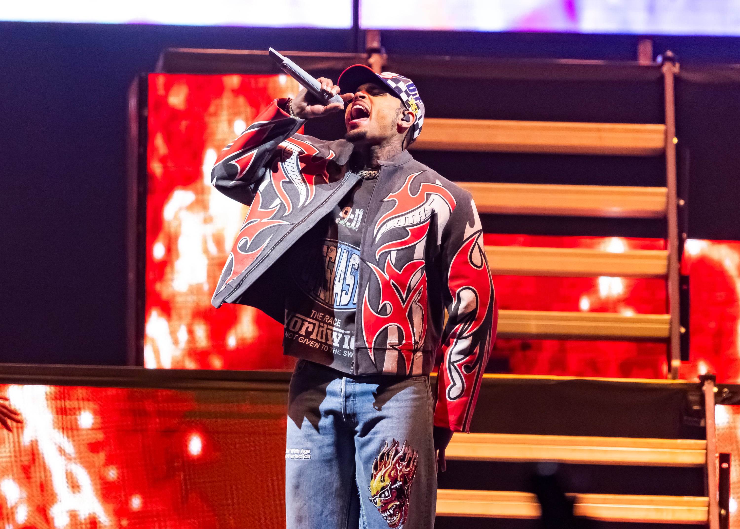 Chris Brown actúa en un concierto, en una imagen de archivo.