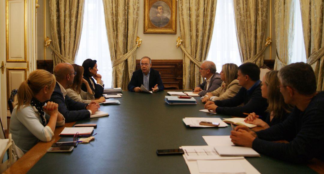 Reunión del equipo de gobierno local.