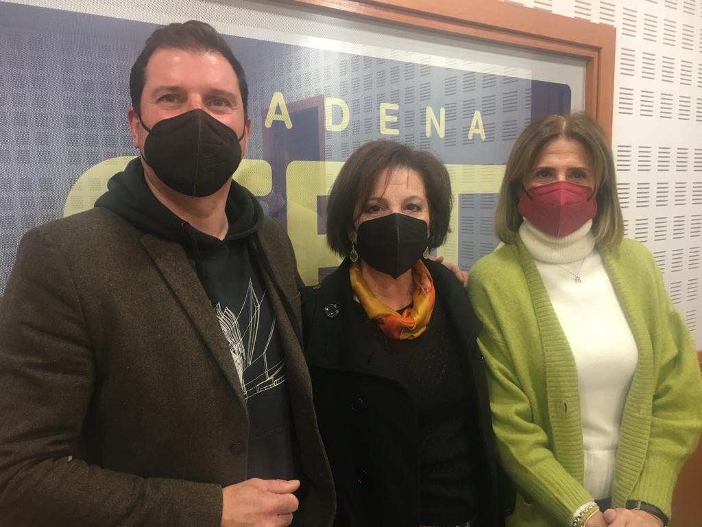 Cesar de la Torre, Paqui Suárez y Emi Osuna, en el estudio de Radio Córdoba