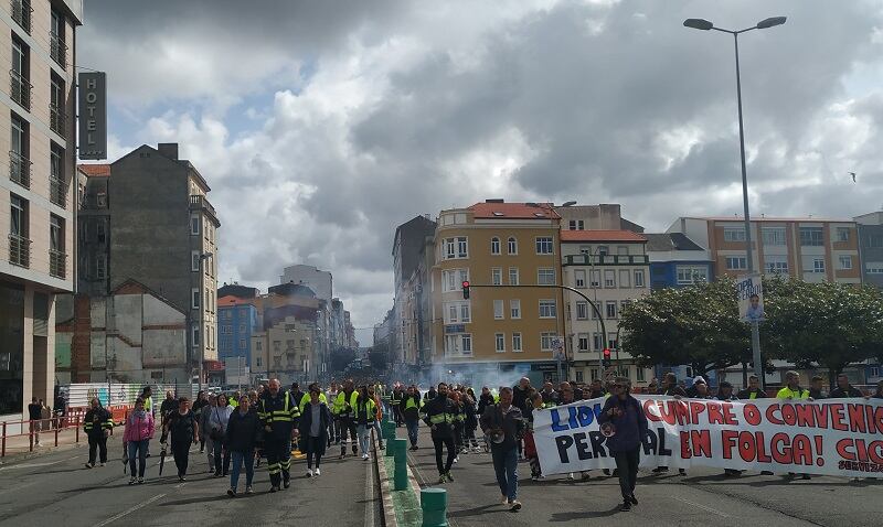 Manifestación a su paso por la carretera de Castilla