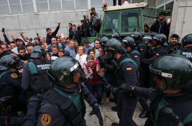 Fotogalería de los incidentes de referéndum ilegal del 1 de octubre