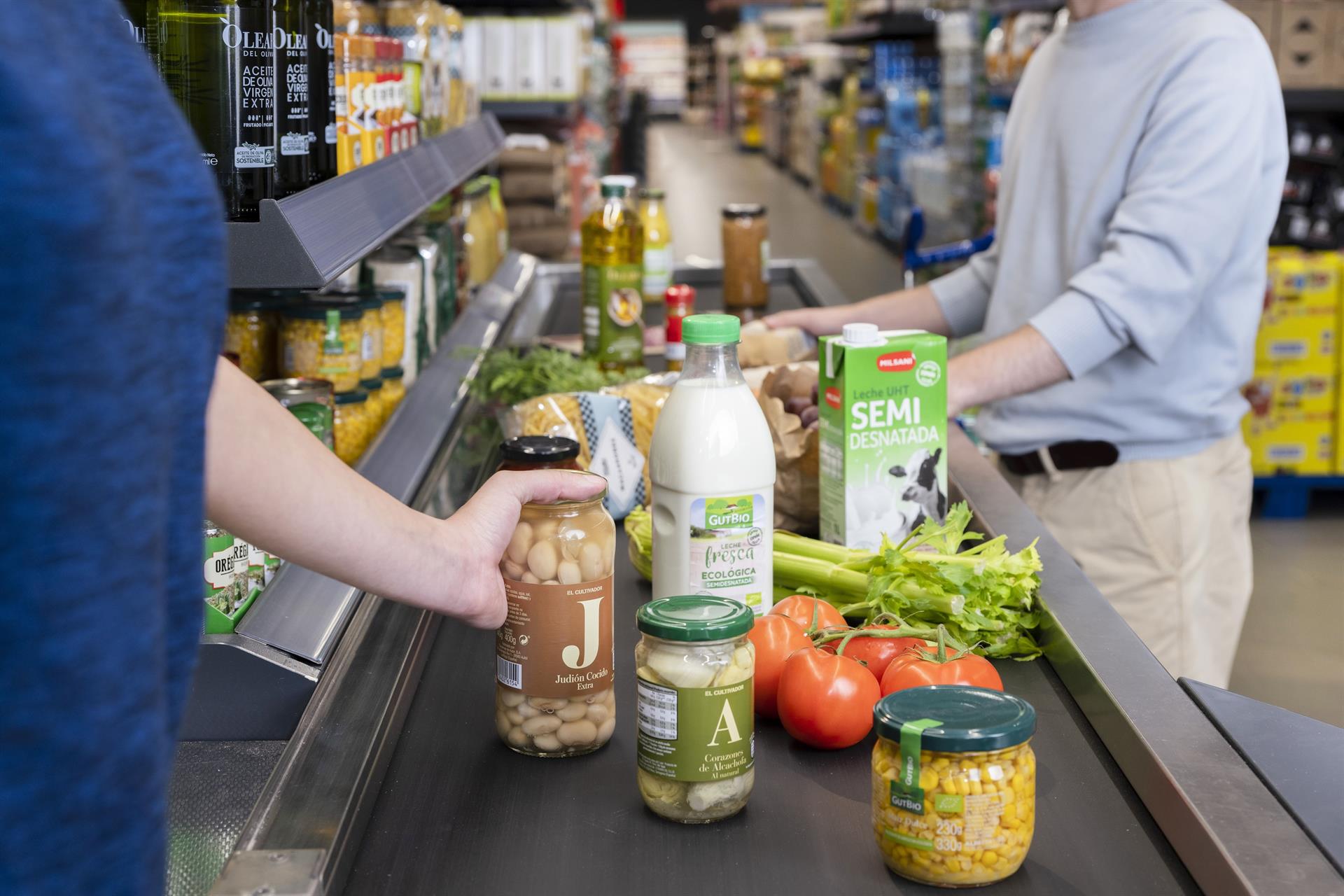 El próximo jueves, 9 de noviembre, se celebra el Día de la Almudena y esto afectará al horario comercial de los supermercados de la capital.