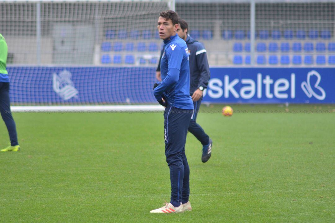 Héctor Moreno durante un entrenamiento con la Real