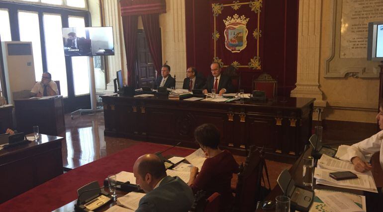 Un momento del pleno ordinario de octubre en el Ayuntamiento de Málaga