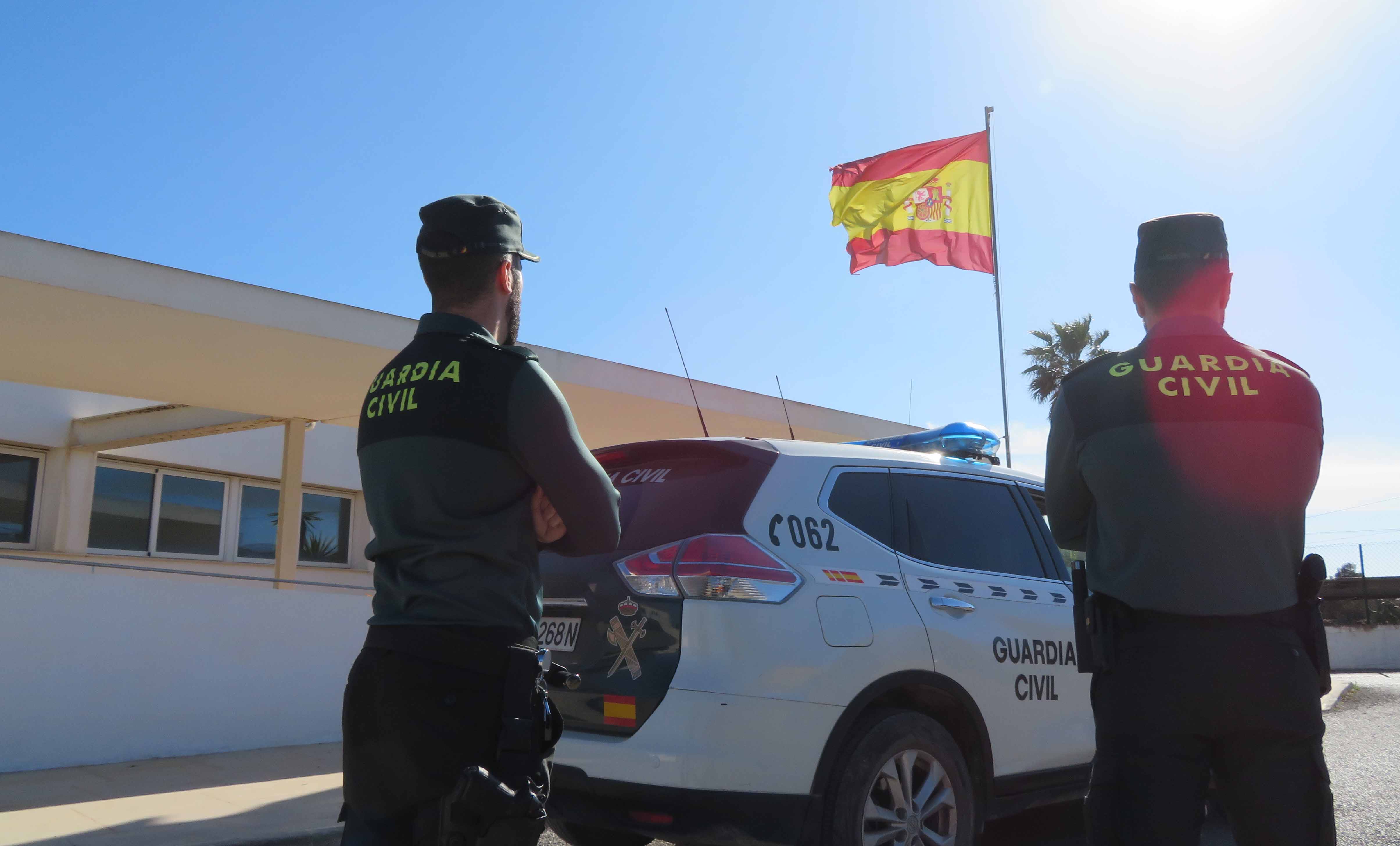 Agentes de la Guardia Civil en Formentera