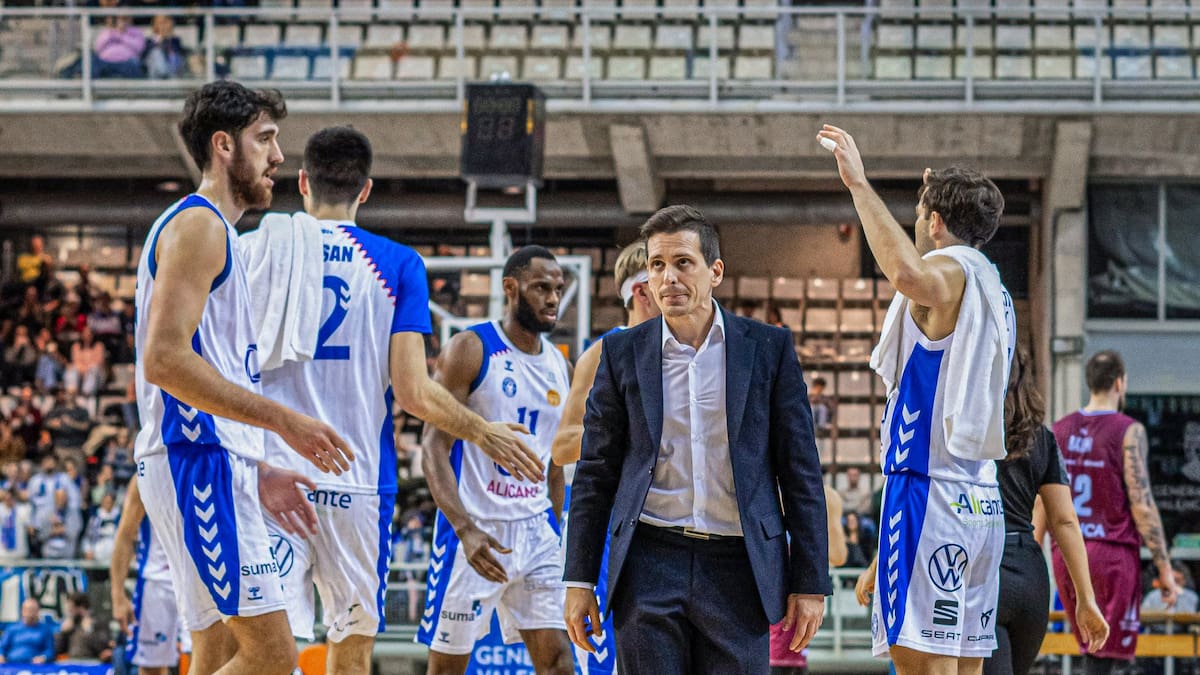 Rueda de prensa de Rubén Perelló, entrenador del HLA Alicante, en la previa del partido ante San Pablo Burgos
