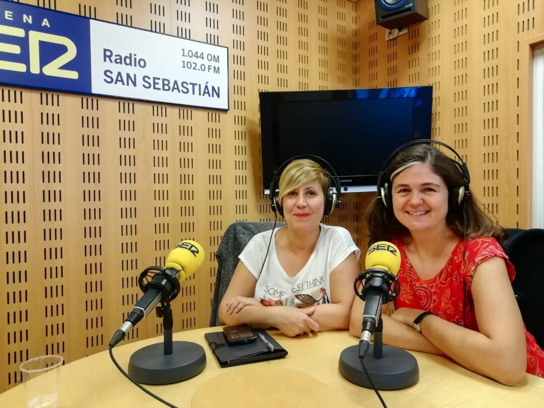 Nagore Taboada, enferma de cáncer de mama metastásico y María Caffarel, investigadora en Biodonostia