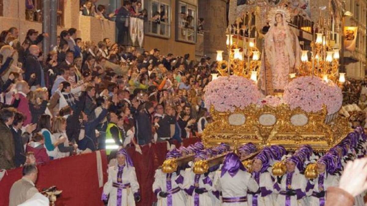 La Virgen de la Amargura del Paso Blanco celebra el 25 aniversario de su coronación