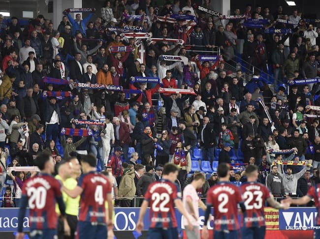 La afición de la SD Huesca exige terminar la temporada con la mayor dignidad posible
