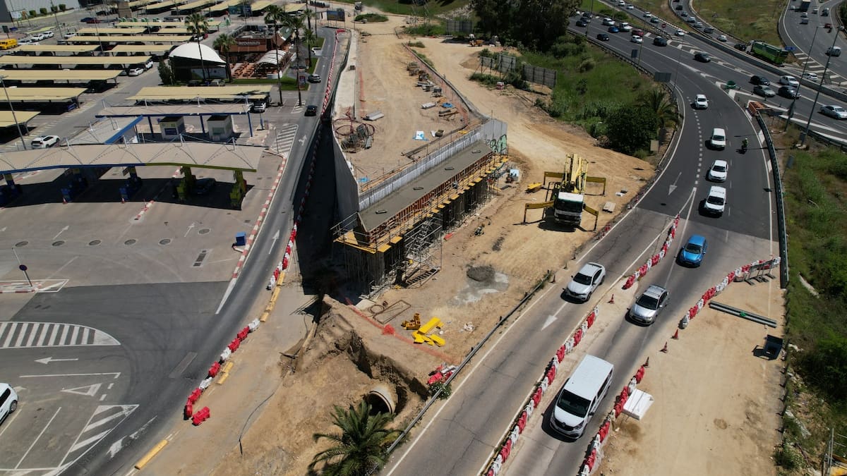 Comienzan los cortes de tráfico en la entrada a Camas desde la A-49 por obras del carril BUS-VAO del Aljarafe Norte