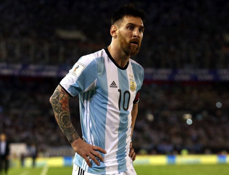 El futbolista de Rosario (Argentina) durante un partido de su selección