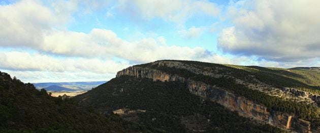 El Estrecho de Priego se queda a nuestros pies desde esta ruta de altura.