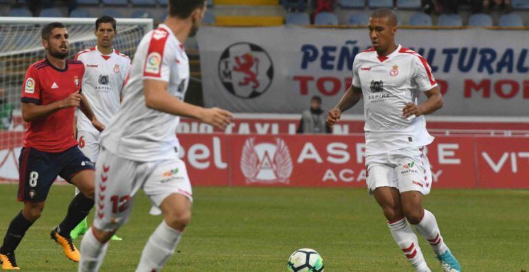 Ziuverloon en un partido contra Osasuna