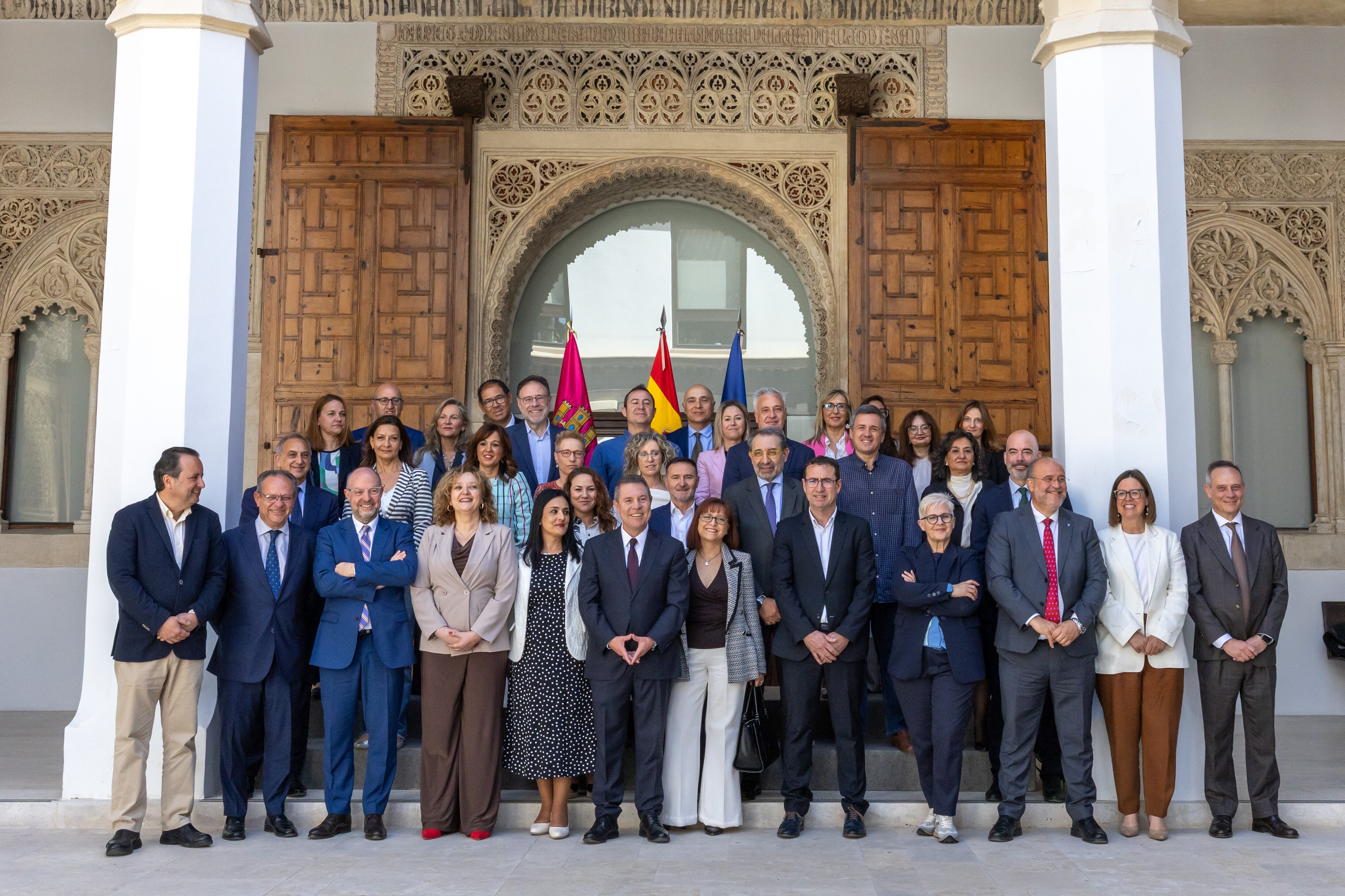 Firma del pacto por el que se establecen las bases para la reactivación de la carrera profesional en el ámbito del Servicio de Salud de Castilla-La Mancha