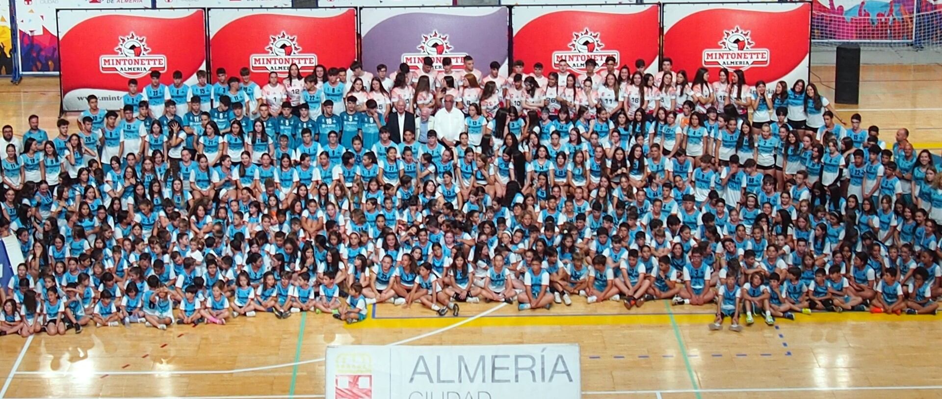 La gran familia del Mintonette Almería.