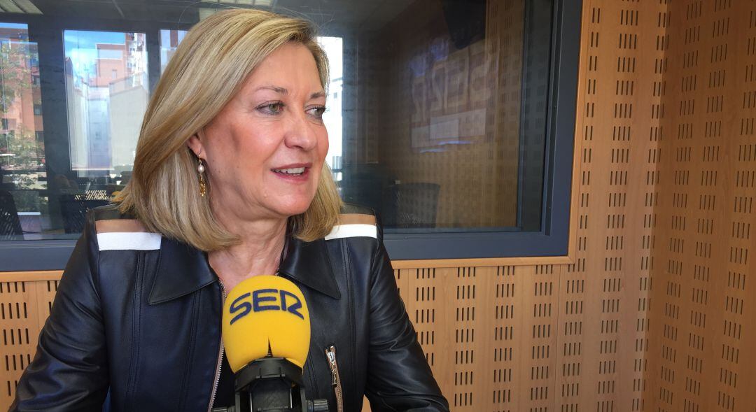 La consejera de Economía y Hacienda, en los estudios de Radio Valladolid