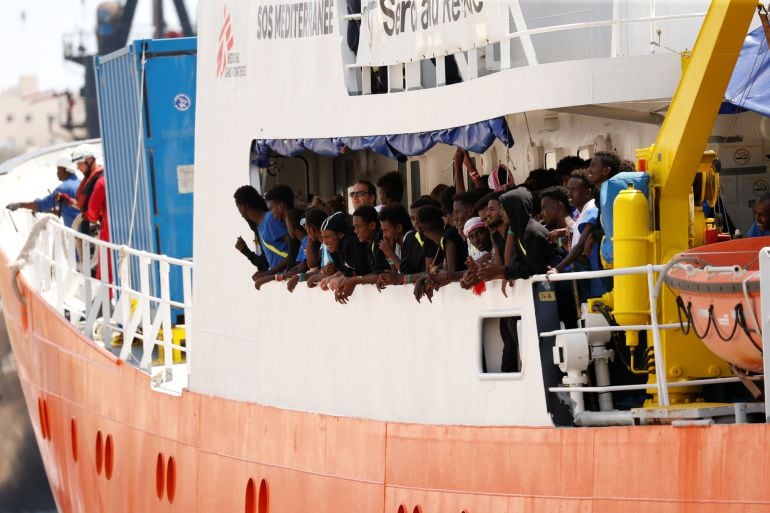 Los migrantes, a bordo del barco Aquarius. 