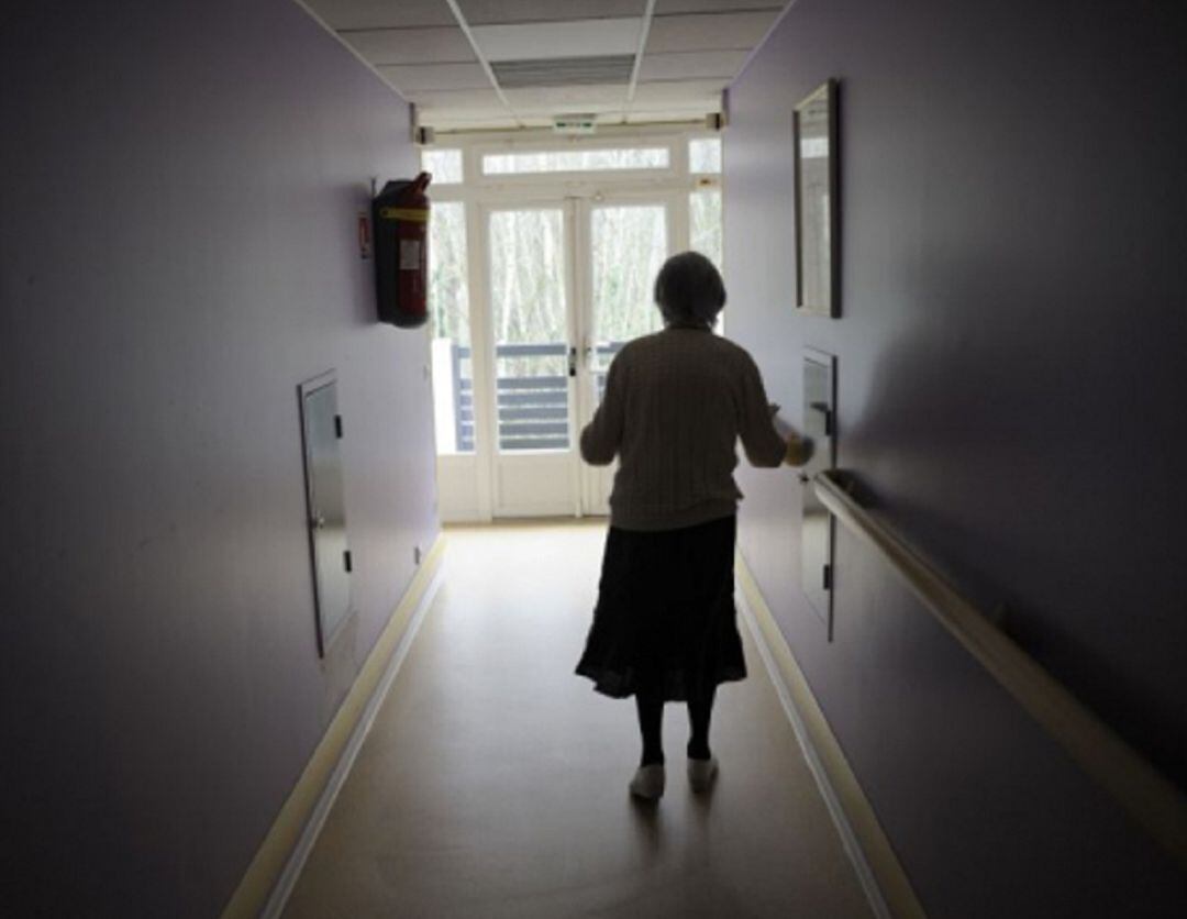 Anciana en una residencia