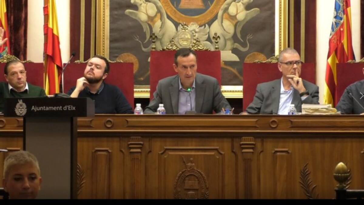 La Sindicatura de Cuentas alerta al ayuntamiento del fraccionamiento de contratos