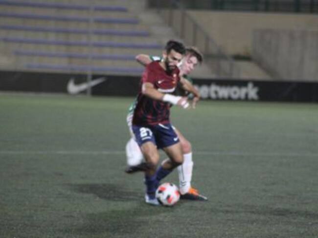 Joaquín Rodríguez controla el balón